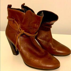 Cute! Brown Booties